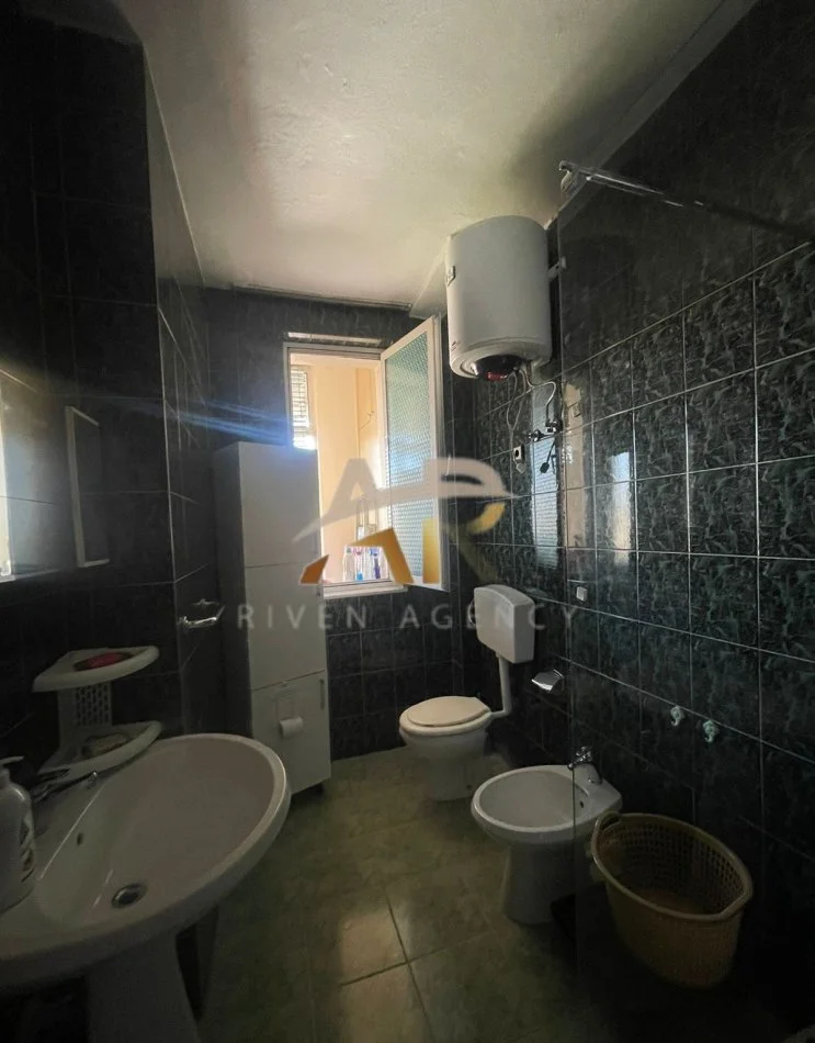 Tirane, jepet me qera apartament 2+1 Kati 4, 86 m² 600 € (Rruga Qemal Stafa)