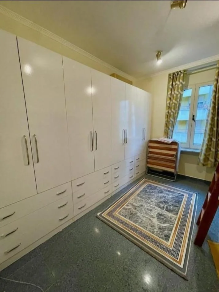 Tirane, jap me qera apartament 2+1+Ballkon Kati 5, 76 m² 600 € (shallvaret)