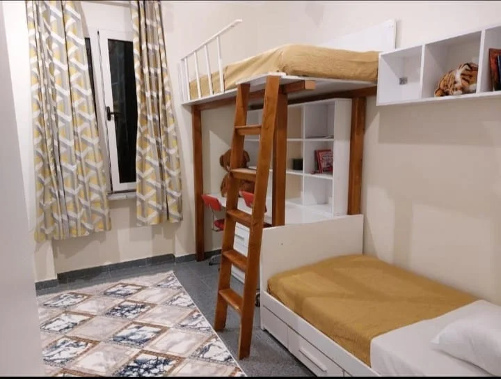 Tirane, jap me qera apartament 2+1+Ballkon Kati 5, 76 m² 600 € (shallvaret)