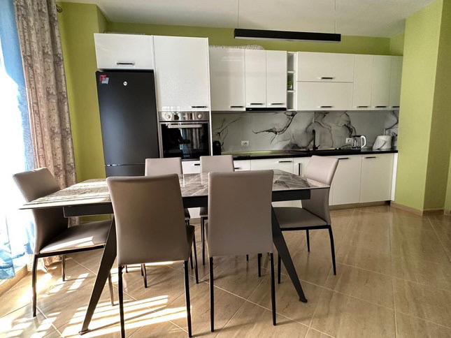 Tirane, jepet me qera apartament 2+1+Ballkon Kati 6, 85 m² 700 € (Jordan Misja)