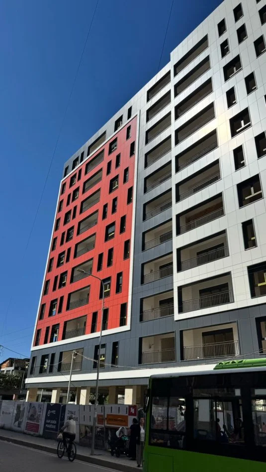 Tirane, shitet apartament 2+1 Kati 2, 122 m² 197.000 € (Bulevardi i Ri)