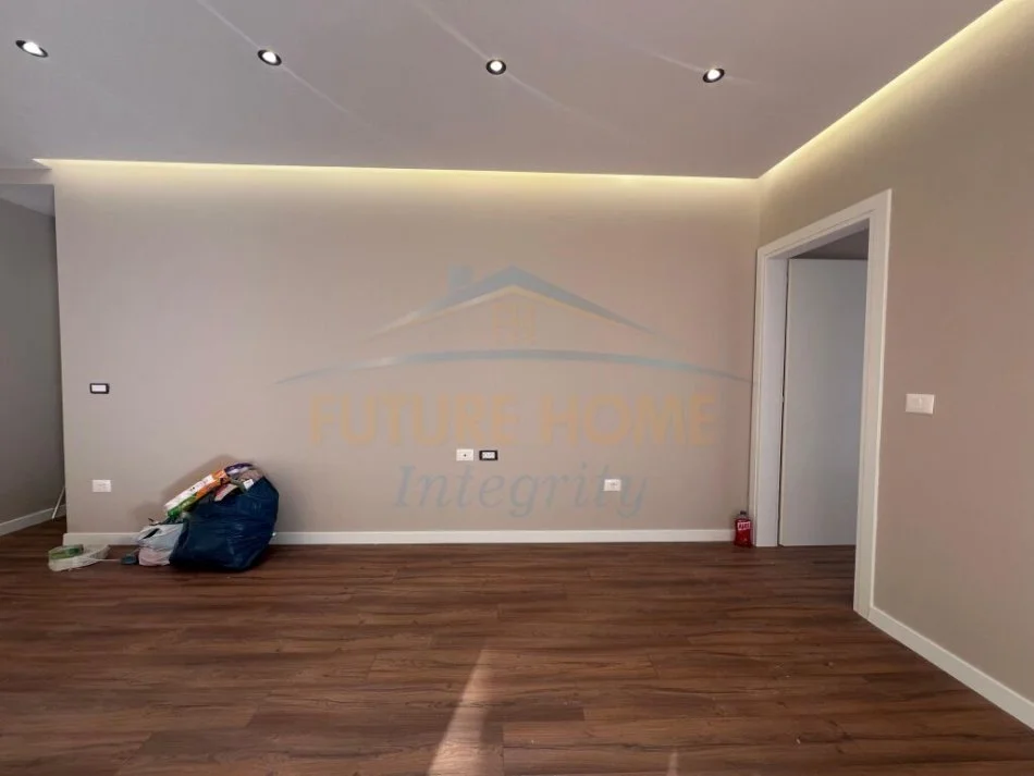 Tirane, shitet apartament 1+1 Kati 4, 74 m² 96.000 € (UAZA E RE ASTIR)