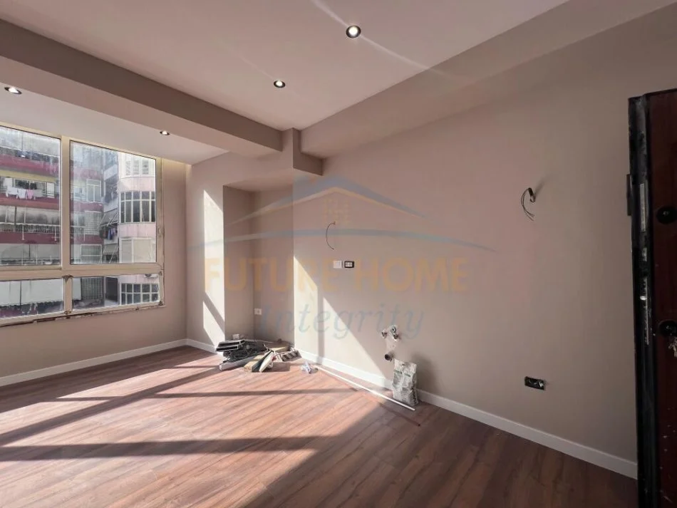 Tirane, shitet apartament 1+1 Kati 4, 74 m² 96.000 € (UAZA E RE ASTIR)