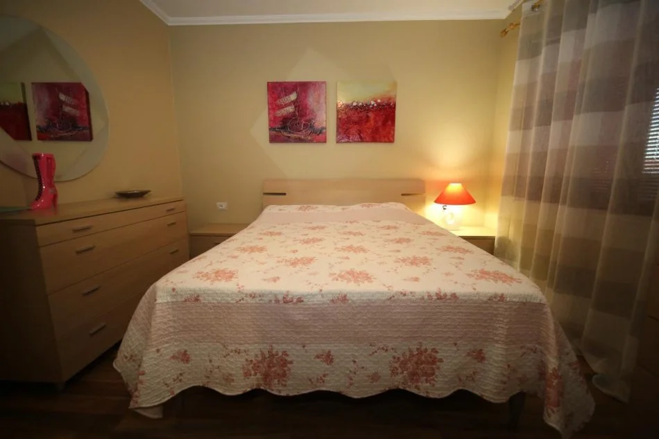 Tirane, jepet me qera apartament 2+1 Kati 2, 73 m² 750 € (Pazari i ri)