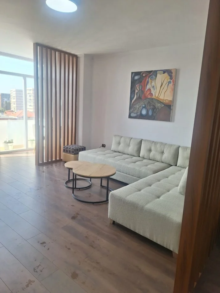 Tirane, jepet me qera apartament 2+1+Aneks+Ballkon Kati 5, 120 m² 700 € (don bosko)