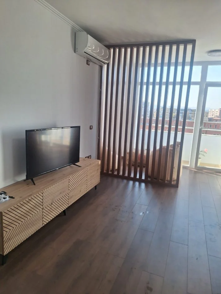 Tirane, jepet me qera apartament 2+1+Aneks+Ballkon Kati 5, 120 m² 700 € (don bosko)