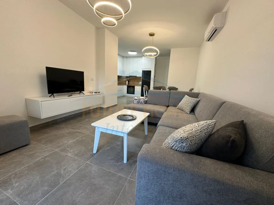 Shqiperi, shitet apartament 1+1 Kati 4, 79 m² 97.500 € (VORE)