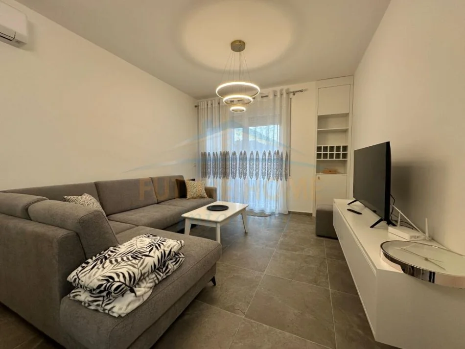 Shqiperi, shitet apartament 1+1 Kati 4, 79 m² 97.500 € (VORE)