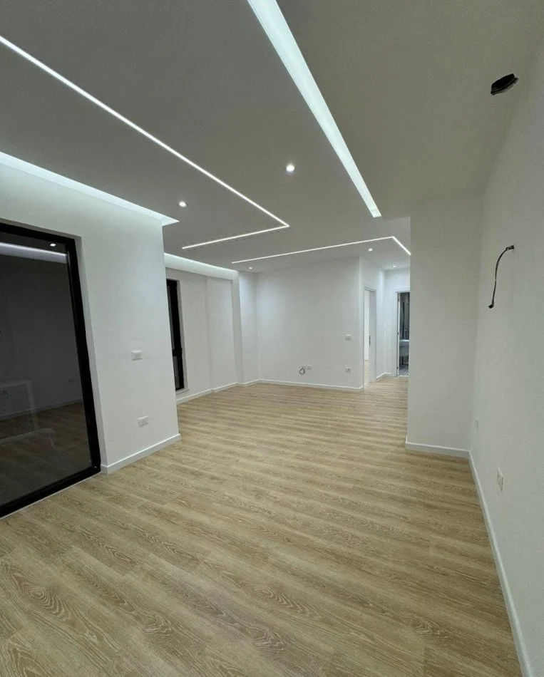 Tirane, jepet me qera apartament 1+1+Ballkon , 72 m² 800 € (myslym shyri)