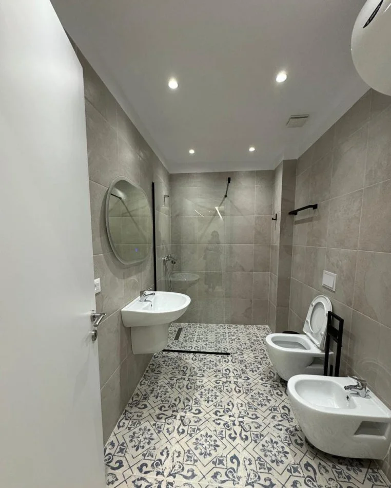 Tirane, jepet me qera apartament 1+1+Ballkon , 72 m² 800 € (myslym shyri)