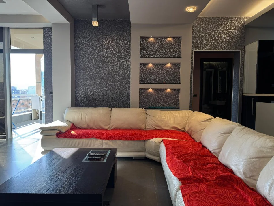 Tirane, shes apartament 2+1+Ballkon Kati 6, 130 m² 200.000 € (Selvia)