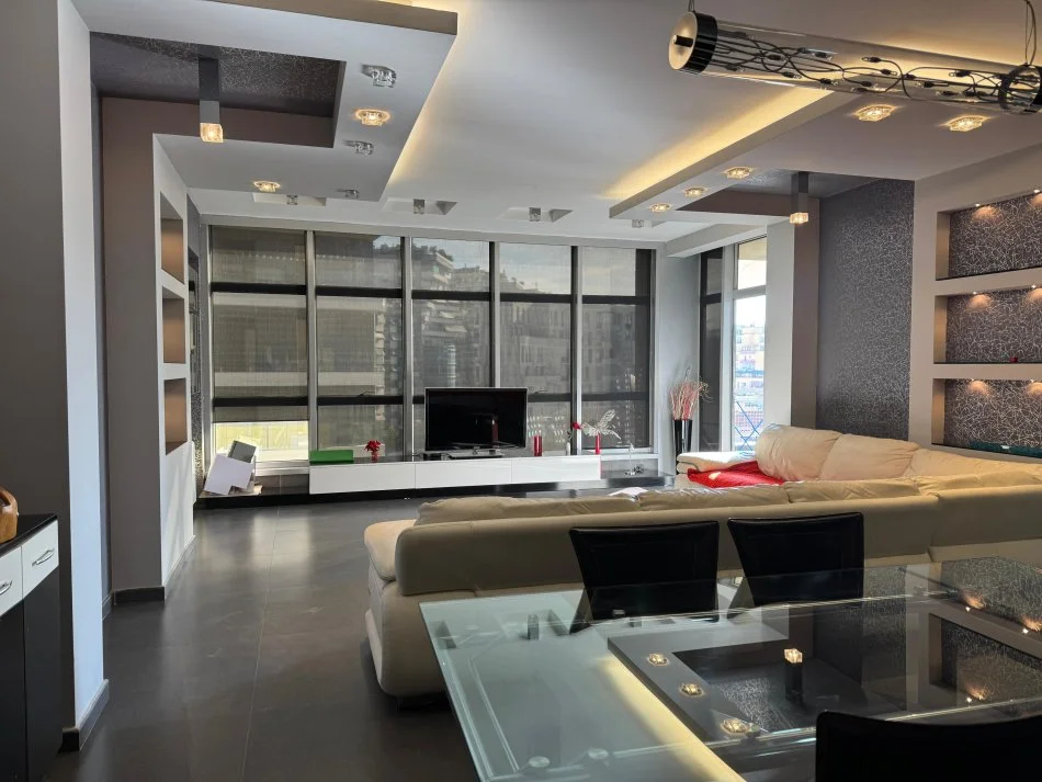 Tirane, shes apartament 2+1+Ballkon Kati 6, 130 m² 200.000 € (Selvia)