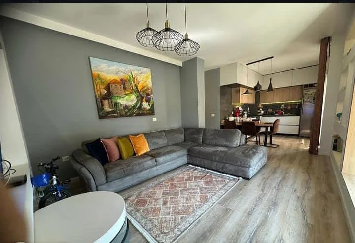 Tirane, shitet 2+1+Aneks+Ballkon Kati 3, 108 m² 235.000 € (Ali Demi)