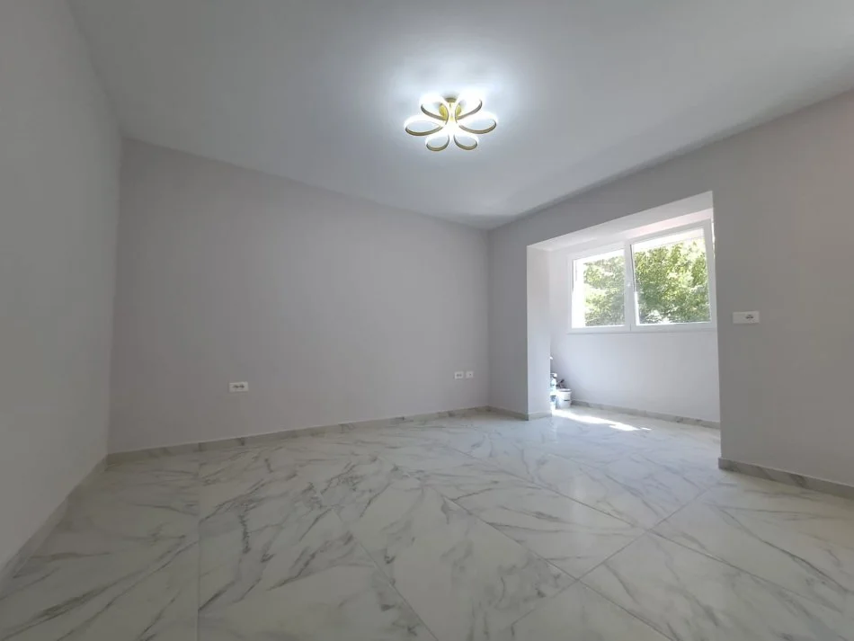 Tirane, shitet apartament 1+1 Kati 0, 60 m² 130.000 € (vasil shanto)