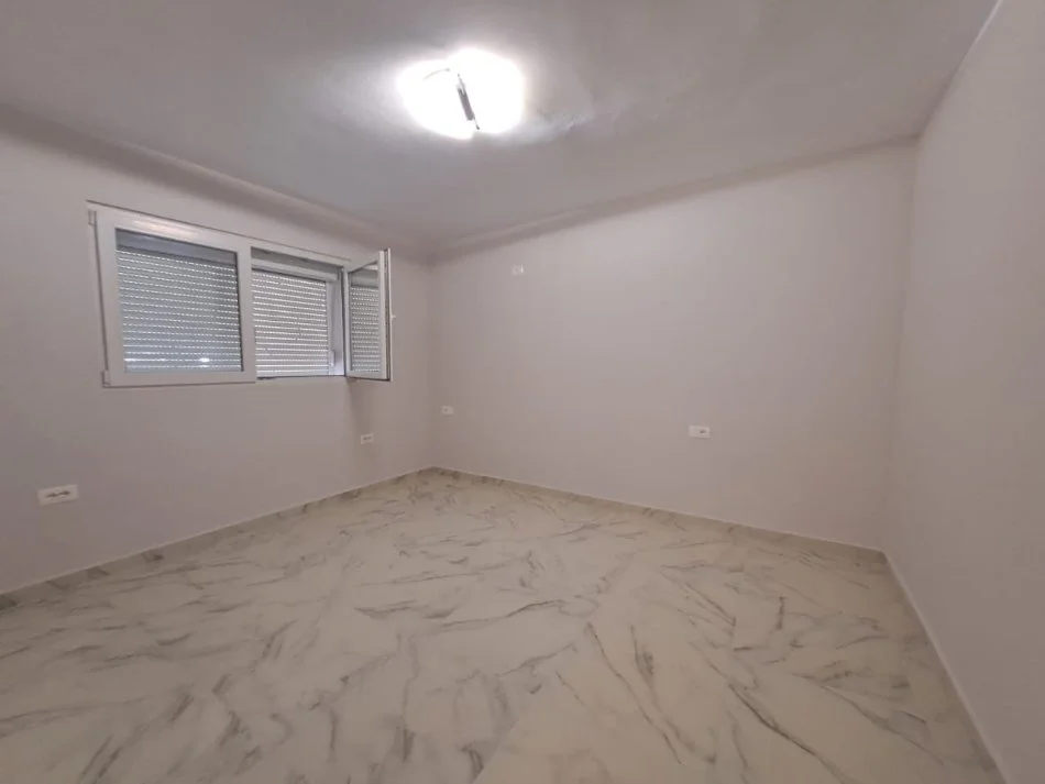 Tirane, shitet apartament 1+1 Kati 0, 60 m² 130.000 € (vasil shanto)