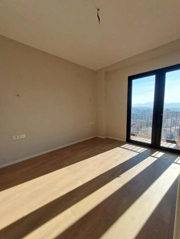 Tirane, jepet me qera zyre Kati 17, 160 m² 1.800 € (rruga kavajes)