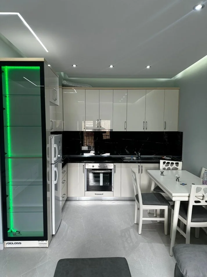 Tirane, jepet me qera apartament 1+1+Aneks+Ballkon Kati 3, 60 m² 500 € (Pazari Ri)