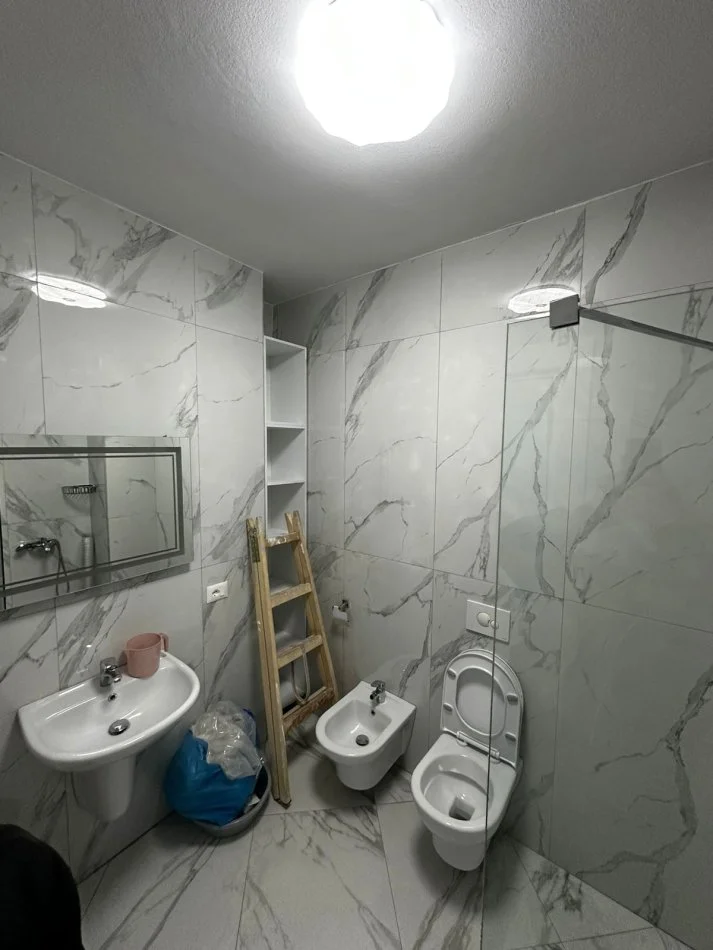 Tirane, jepet me qera apartament 1+1+Aneks+Ballkon Kati 3, 60 m² 500 € (Pazari Ri)