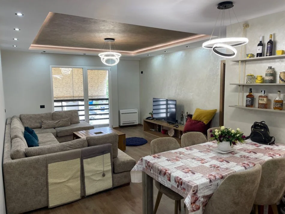 Tirane, shitet apartament 2+1 Kati 3, 100 m² 265.000 € (KOMUNA E PARISIT TIRANE)