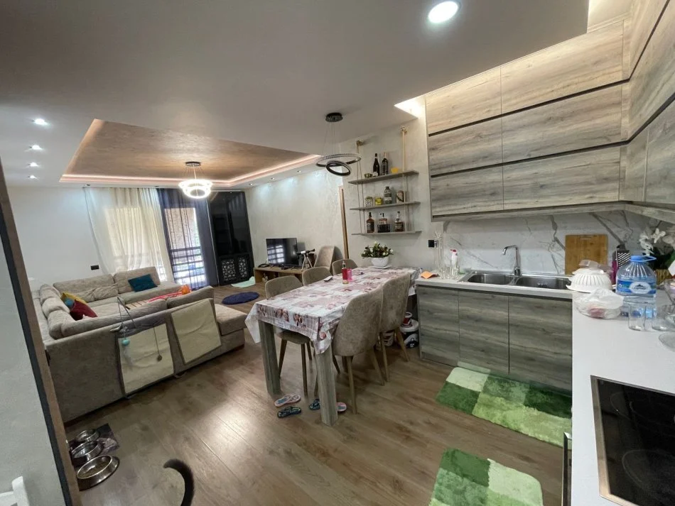 Tirane, shitet apartament 2+1 Kati 3, 100 m² 265.000 € (KOMUNA E PARISIT TIRANE)