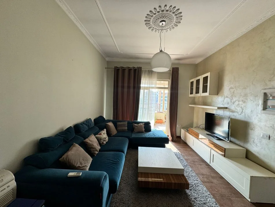Tirane, shitet apartament 2+1 Kati 7, 97 m² 130.000 € (Fresk)