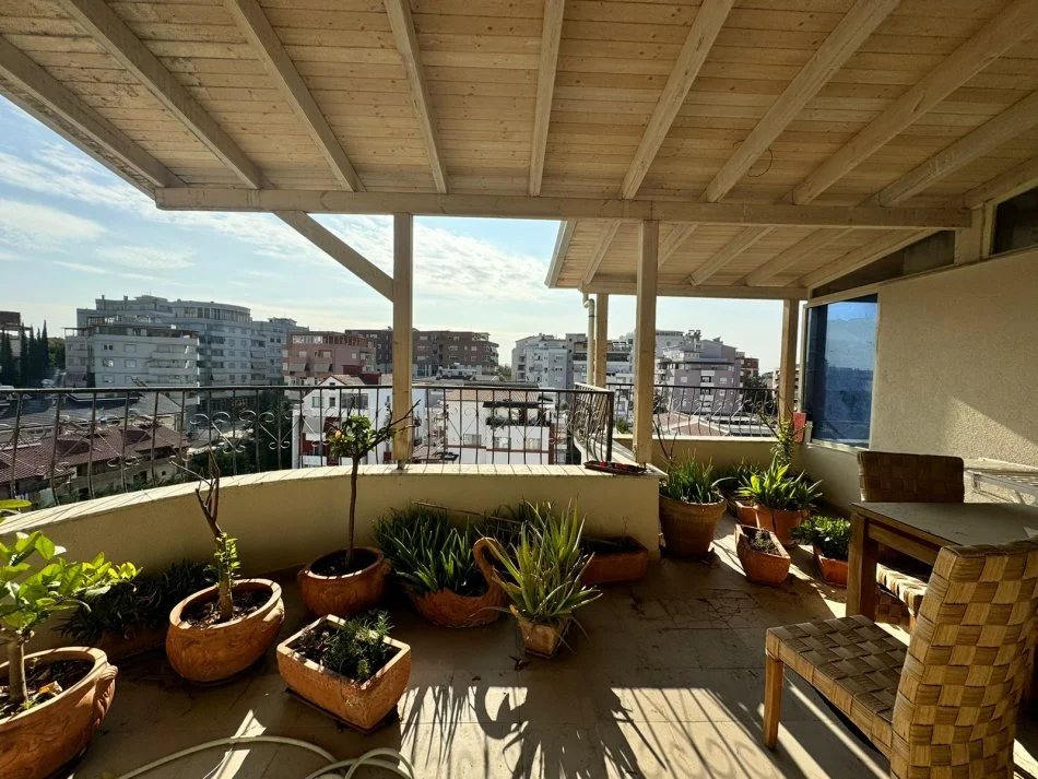 Tirane, shitet apartament 2+1 Kati 7, 97 m² 130.000 € (Fresk)