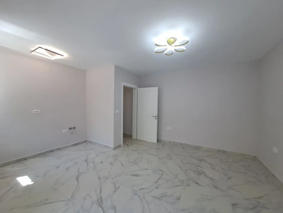 Tirane, shitet apartament 1+1+Aneks Kati 0, 60 m² 130.000 € (vasil shanto)