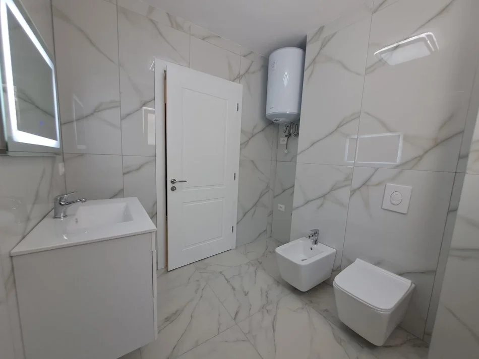 Tirane, shitet apartament 1+1+Aneks Kati 0, 60 m² 130.000 € (vasil shanto)