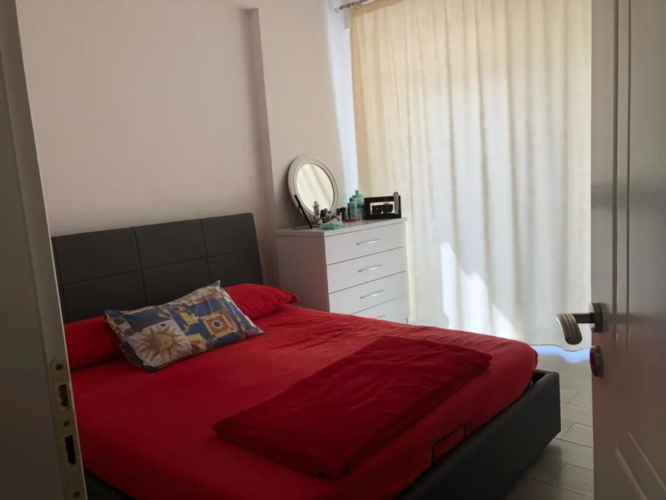 Tirane, jepet me qera apartament 1+1 Kati 1, 60 m² 400 € (kopshi botanik)