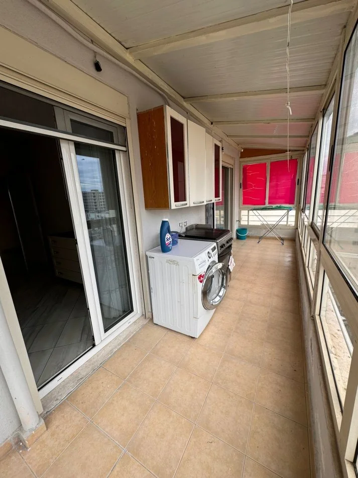 Durres, jepet me qera apartament 2+1+Aneks+Ballkon Kati 8, 110 m² 400 € (Ish Rajoni)