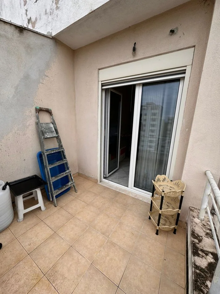 Durres, jepet me qera apartament 2+1+Aneks+Ballkon Kati 8, 110 m² 400 € (Ish Rajoni)