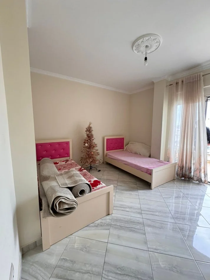 Durres, jepet me qera apartament 2+1+Aneks+Ballkon Kati 8, 110 m² 400 € (Ish Rajoni)