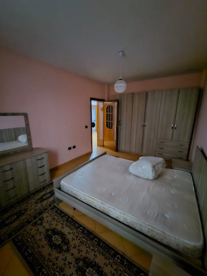Tirane, jepet me qera apartament 2+1 Kati 2, 85 m² 400 € (don bosko)