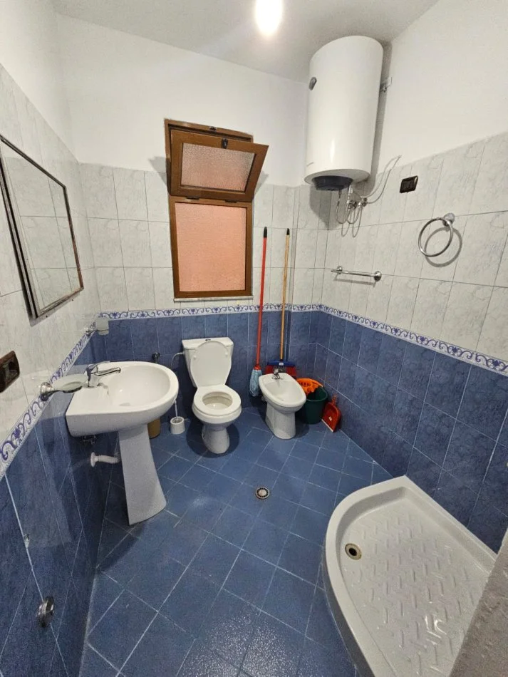 Tirane, jepet me qera apartament 2+1 Kati 2, 85 m² 400 € (don bosko)