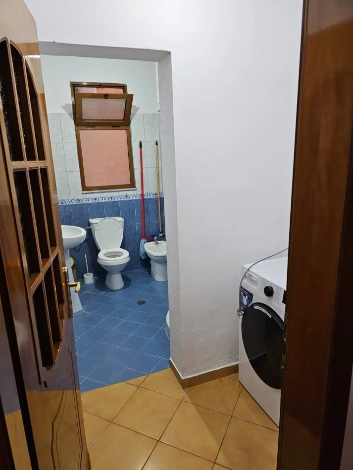 Tirane, jepet me qera apartament 2+1 Kati 2, 85 m² 400 € (don bosko)