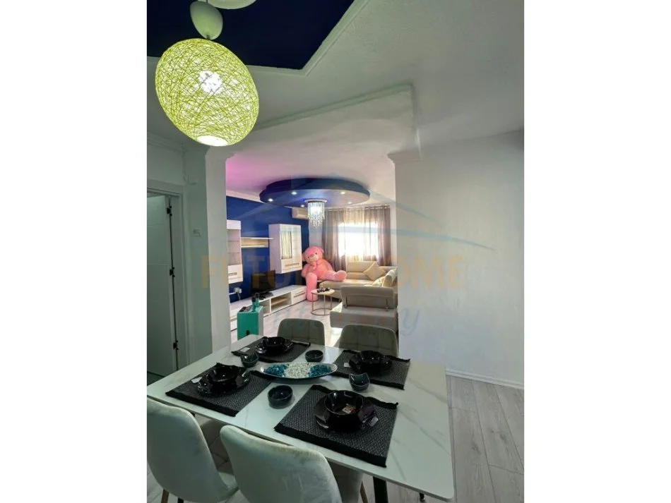 Tirane, jepet me qera apartament 1+1 Kati 2, 65 m² 600 € (PAZARI I RI TIRANE)