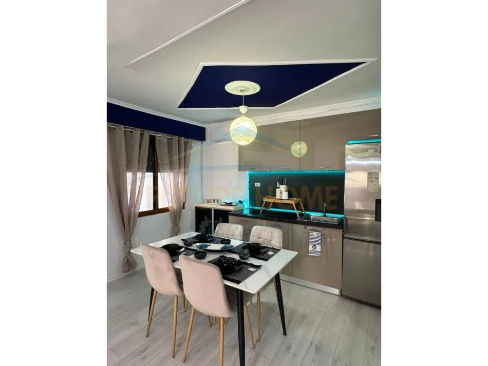 Tirane, jepet me qera apartament 1+1 Kati 2, 65 m² 600 € (PAZARI I RI TIRANE)