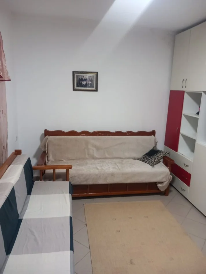Tirane, jepet me qera shtepi 2+1+Ballkon , 110 m² 299 € i diskutushem