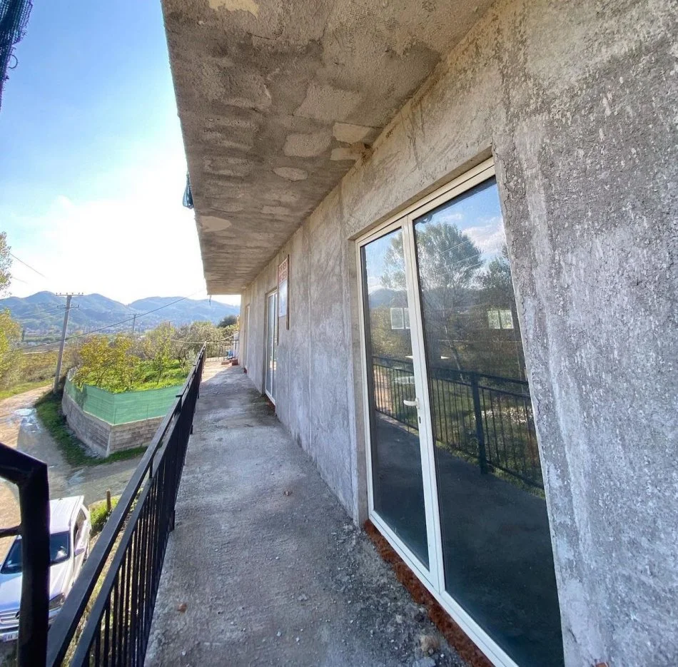 Tirane, jepet me qera magazine , 600 m² 700 € (Marikaj)