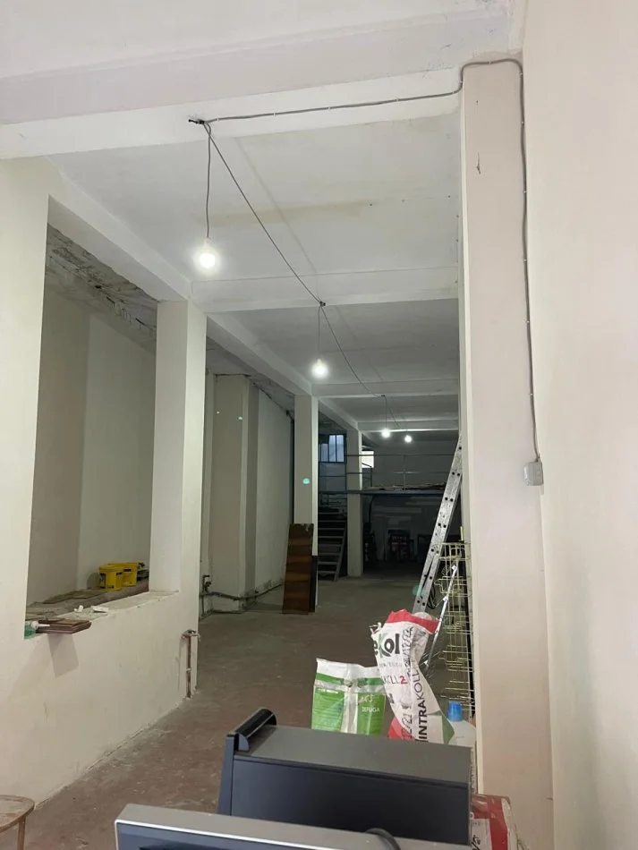 Durres, jepet me qera ambjent biznesi Kati 0, 90 m² 450 € (Rruga Egnatia)