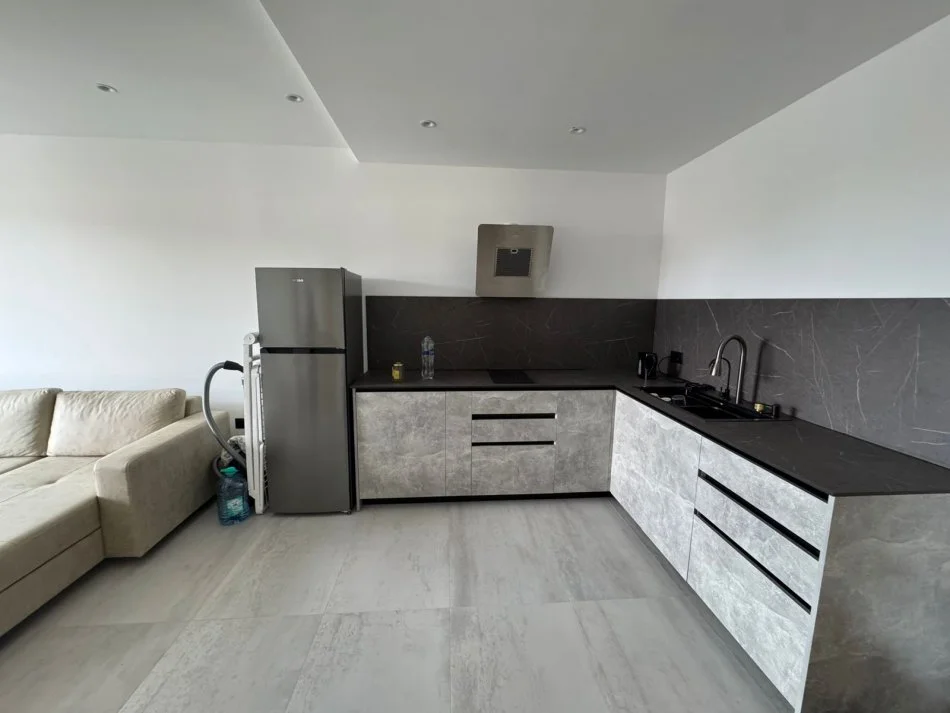 Durres, shitet apartament 1+1+Ballkon Kati 6, 65 m² 120.000 € (Golem)