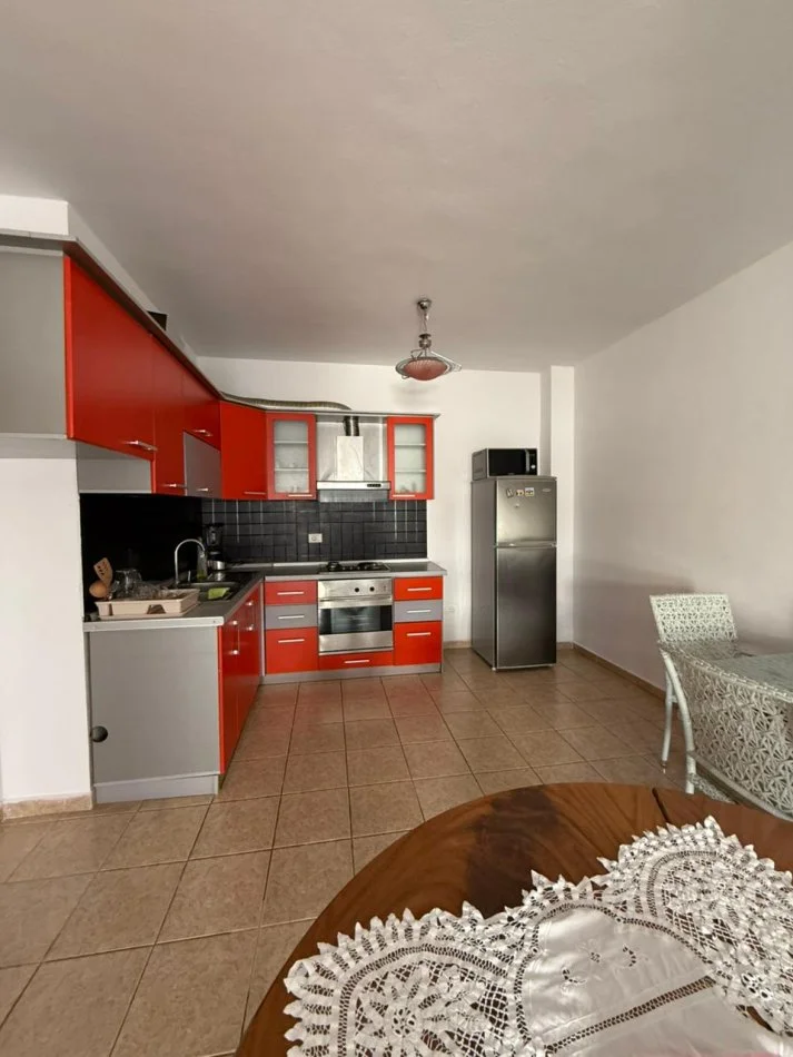 Durres, jepet me qera apartament 1+1 Kati 2, 50 m² 300 € (Rruga Pavaresia| Plazh)
