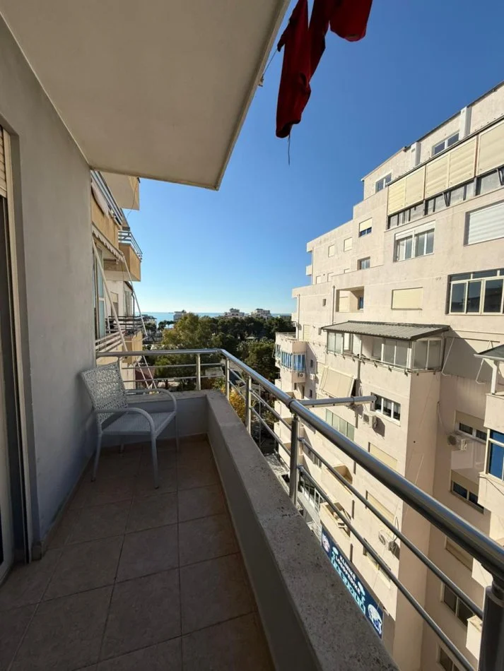 Durres, jepet me qera apartament 1+1 Kati 2, 50 m² 300 € (Rruga Pavaresia| Plazh)