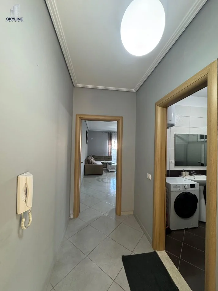 Tirane, jepet me qera apartament 2+1 Kati 5, 400 € (Astir)