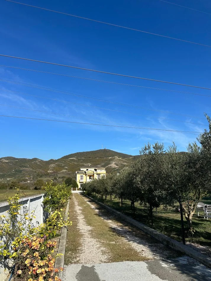 Tirane, jepet me qera Vile , 108 m² 2.500 € (VISHAJ)