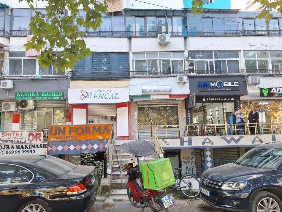 Tirane, jepet me qera ambjent biznesi Kati 0, 53 m² 450 € (rruga dritan hoxha)