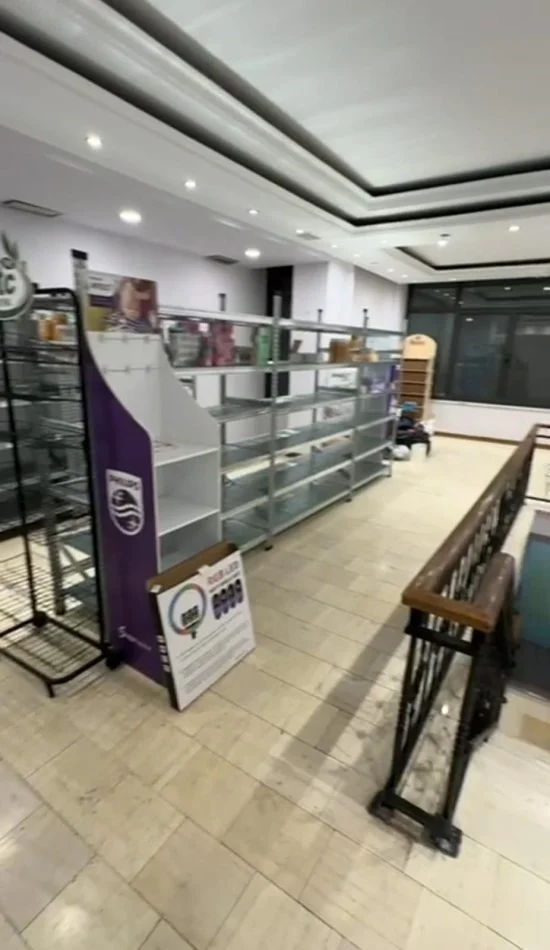 Tirane, jepet me qera ambjent biznesi Kati 1, 86 m² 1.000 € (qender)