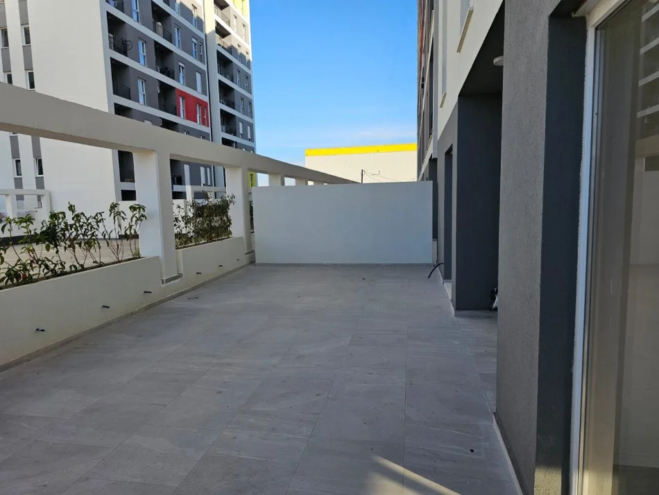 Tirane, shitet apartament 2+1 Kati 0, 131 m² 127.000 € (univers city)