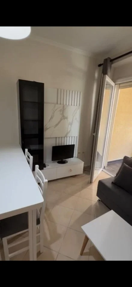 Tirane, jepet me qera apartament 2+1+Ballkon Kati 3, 60 m² 500 € (Rruga Kodra e Diellit)