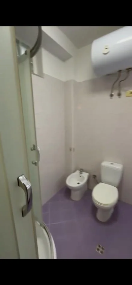 Tirane, jepet me qera apartament 2+1+Ballkon Kati 3, 60 m² 500 € (Rruga Kodra e Diellit)